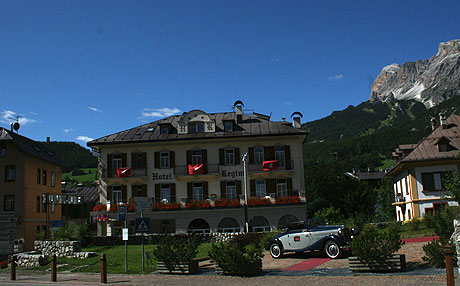Hotel Regina im Zentrum von Cortina foto